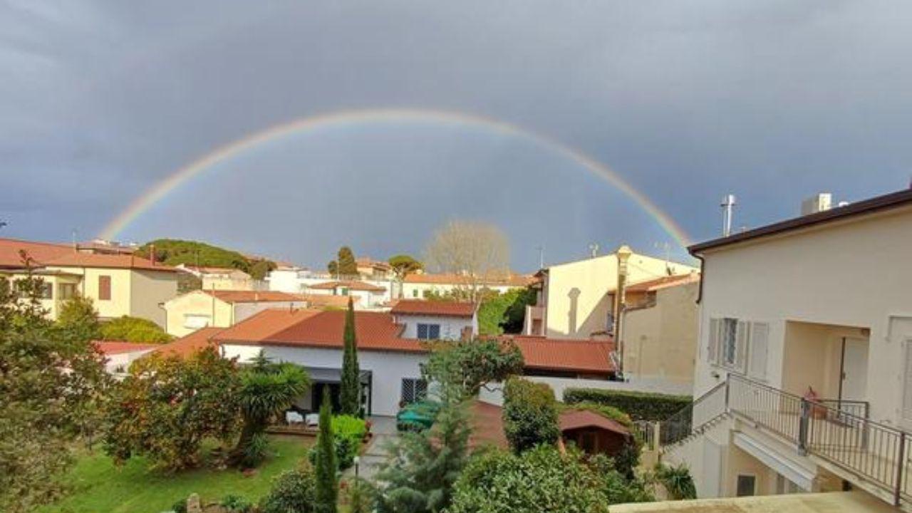 
	L'arcobaleno a Livorno

