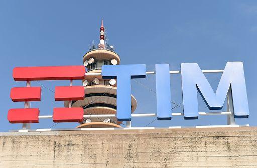 Tim down, problemi sulla rete mobile in tutta Italia. Difficoltà anche per gli operatori “affiliati”