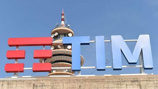Tim down, problemi sulla rete mobile in tutta Italia. Difficoltà anche per gli operatori “affiliati”