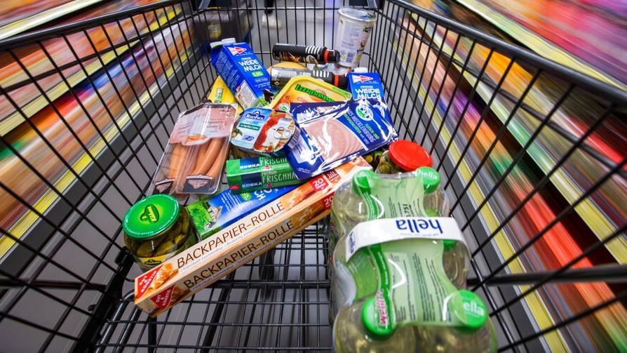 Prezzi alle stelle, i cittadini svedesi boicottano i supermercati: stop alla spesa