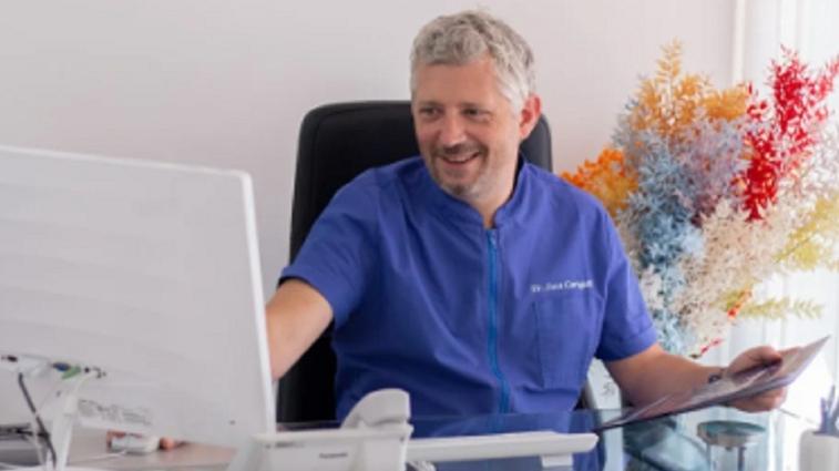 Prato, dentista muore a 52 anni: «Ha migliorato la vita di tanta gente»