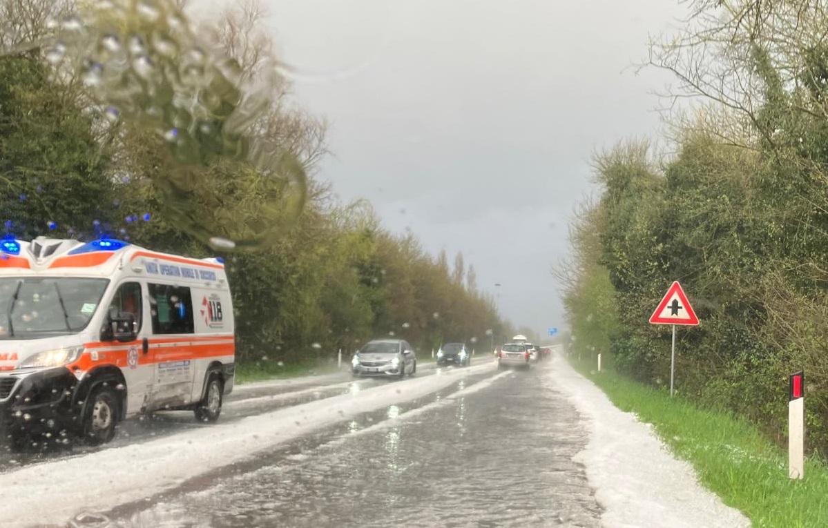 Strade imbiancate, grandinata tra Argenta e Portomaggiore