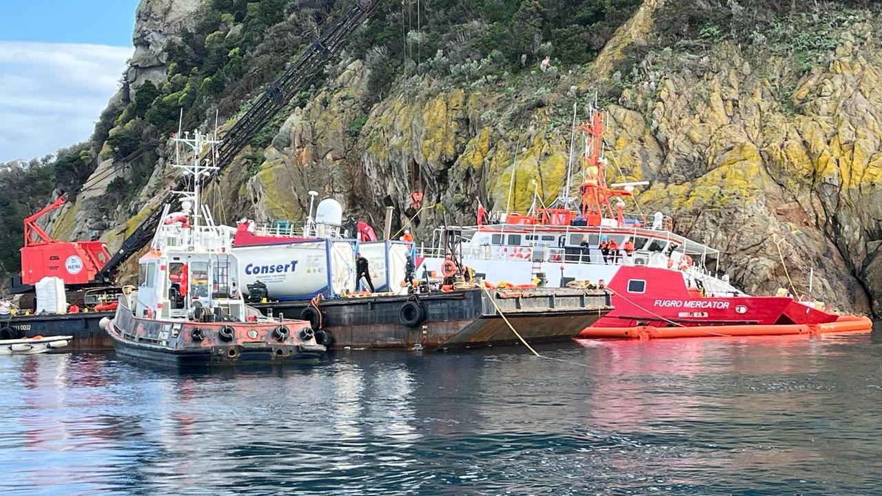 Nave oceanografica incagliata, via alla messa in sicurezza