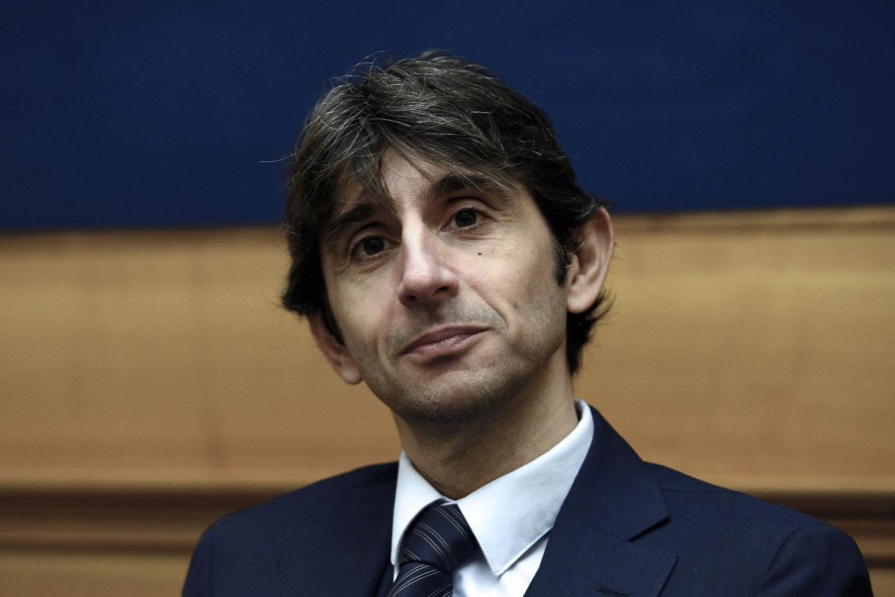 Il deputato toscano di Fratelli d’Italia Donzelli insulta il giornalista del Fatto: «Finché c’è questo pezzo di m…. non parlo»