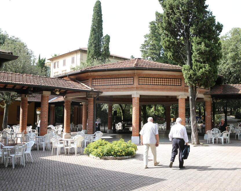 Camere di albergo alle Terme di Montecatini. L’ex sindaco: «L’avevamo già previsto noi»