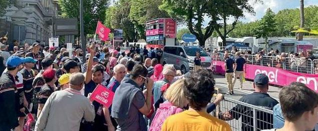 
	La festa rosa, nel maggio dello scorso anno, per l&rsquo;arrivo a Lucca della tappa del Giro d&rsquo;Italia

