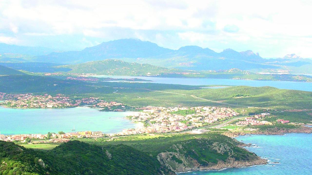 Sempre più stranieri comprano casa in Sardegna: ecco dove, quanto spendono, cosa cercano