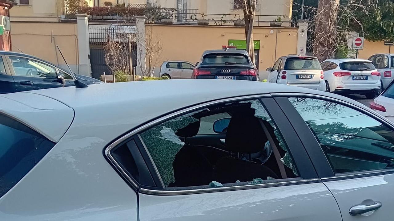 Boom di spaccate e furti sulle auto: arrivano gli agenti in borghese