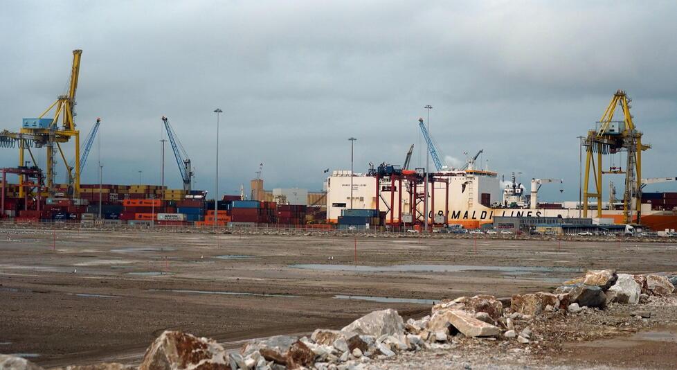 
	I primi piazzali di Darsena Europa (foto Stick)

