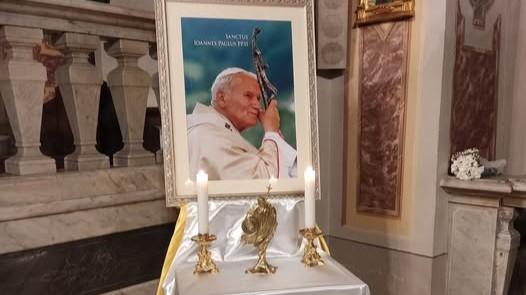 La reliquia di papa Giovanni Paolo II lascia Calangianus per un’altra parrocchia