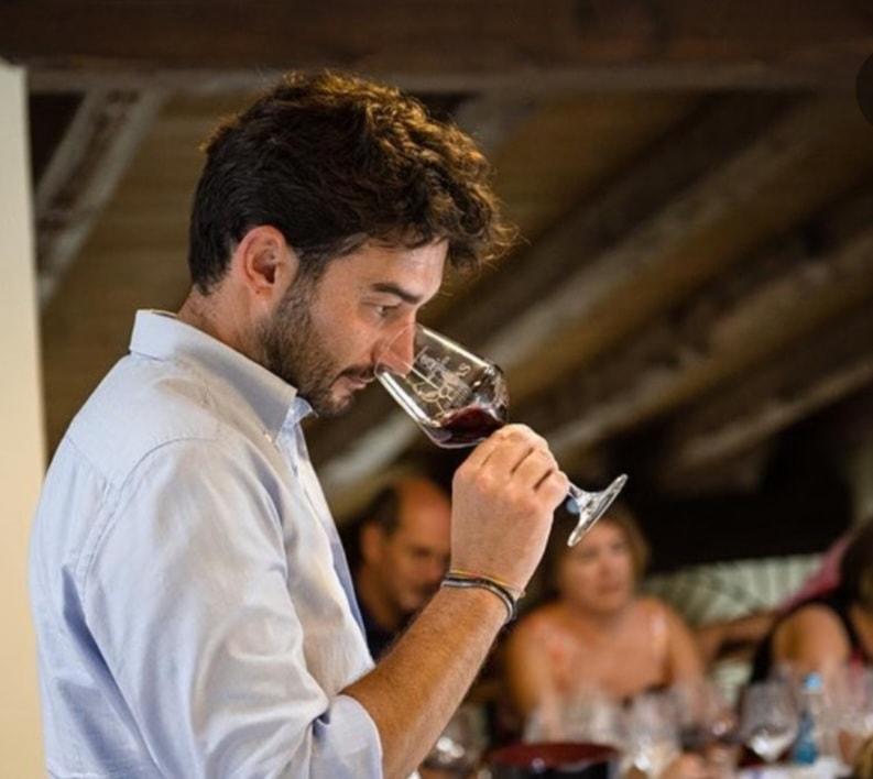 Cannonau e vermentino fermi nei porti, l’enologo Andrea Pala: «Cantine a rischio»