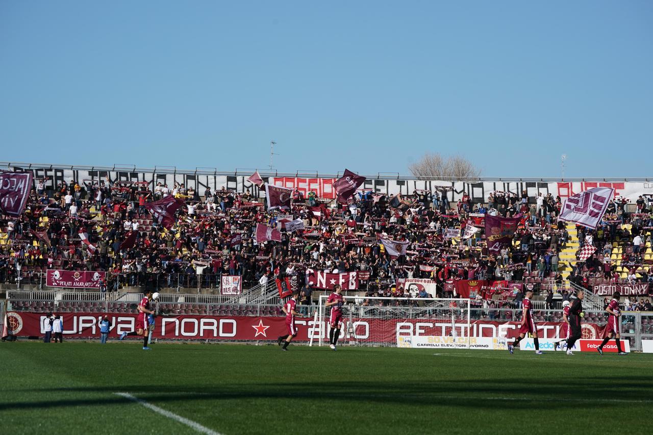 Trasferta vietata ai tifosi del Livorno: domenica non si potrà andare a Seravezza