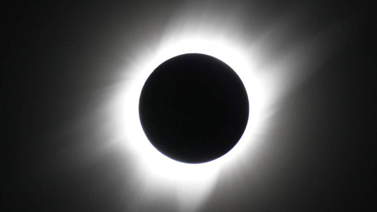 Torna l’eclissi solare: quando e come vederla in Toscana. I consigli degli esperti