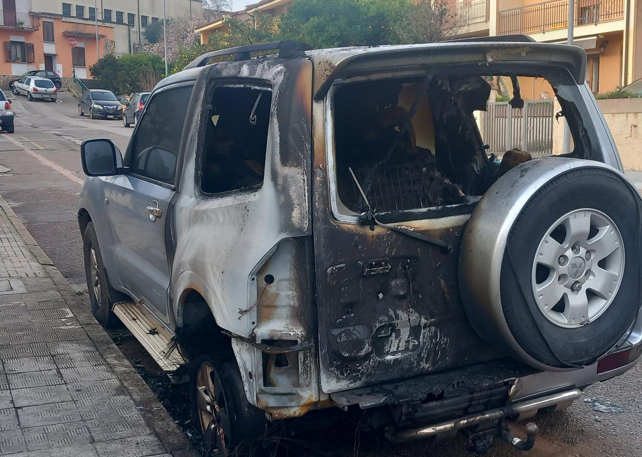 
	Una delle auto incendiate a Siniscola negli ultimi mesi

