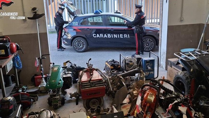 Merce rubata e nascosta in un garage a Riva del Po