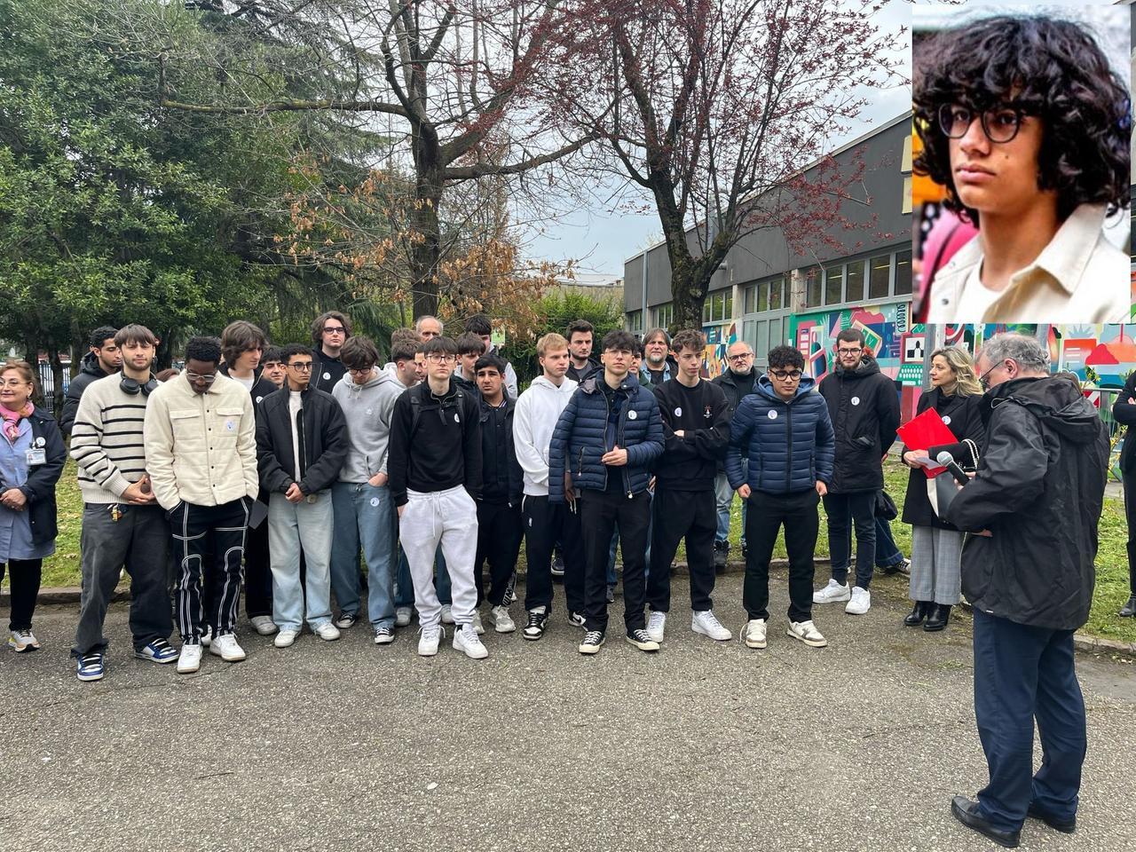 
	Il ricordo nel cortile dell'istituto Levi di Vignola del giovane Manoel de Oliveira Bastos (nel riquadro)

