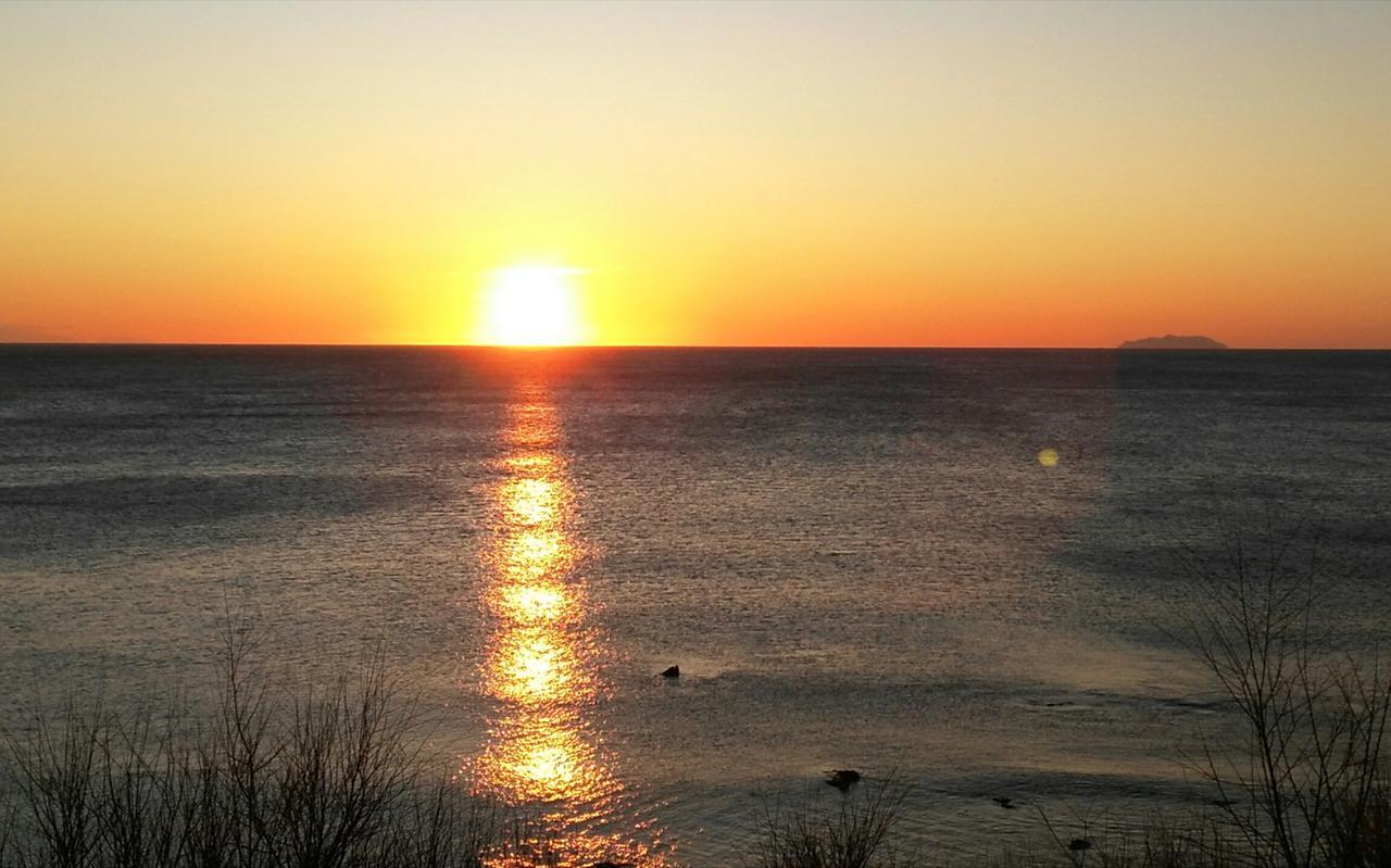 Livorno, il sole che fa il suo show ad Antignano. Grazie Alessandro Renai