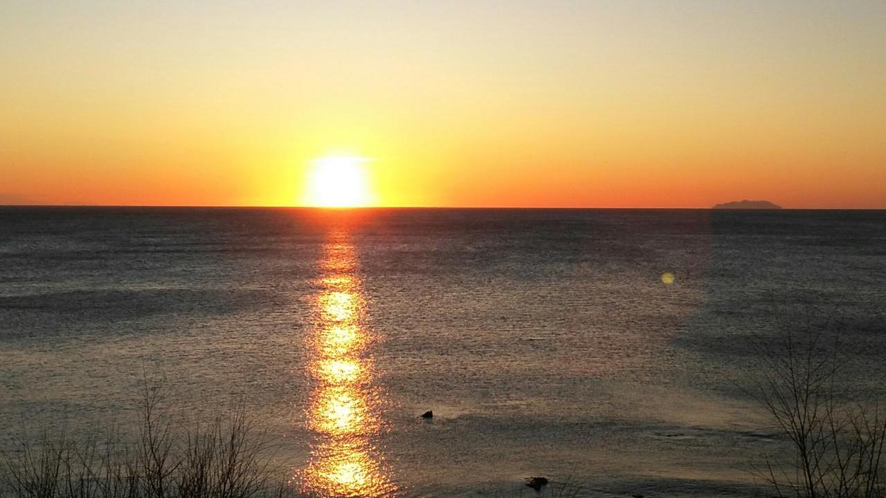 Livorno, il sole che fa il suo show ad Antignano. Grazie Alessandro Renai
