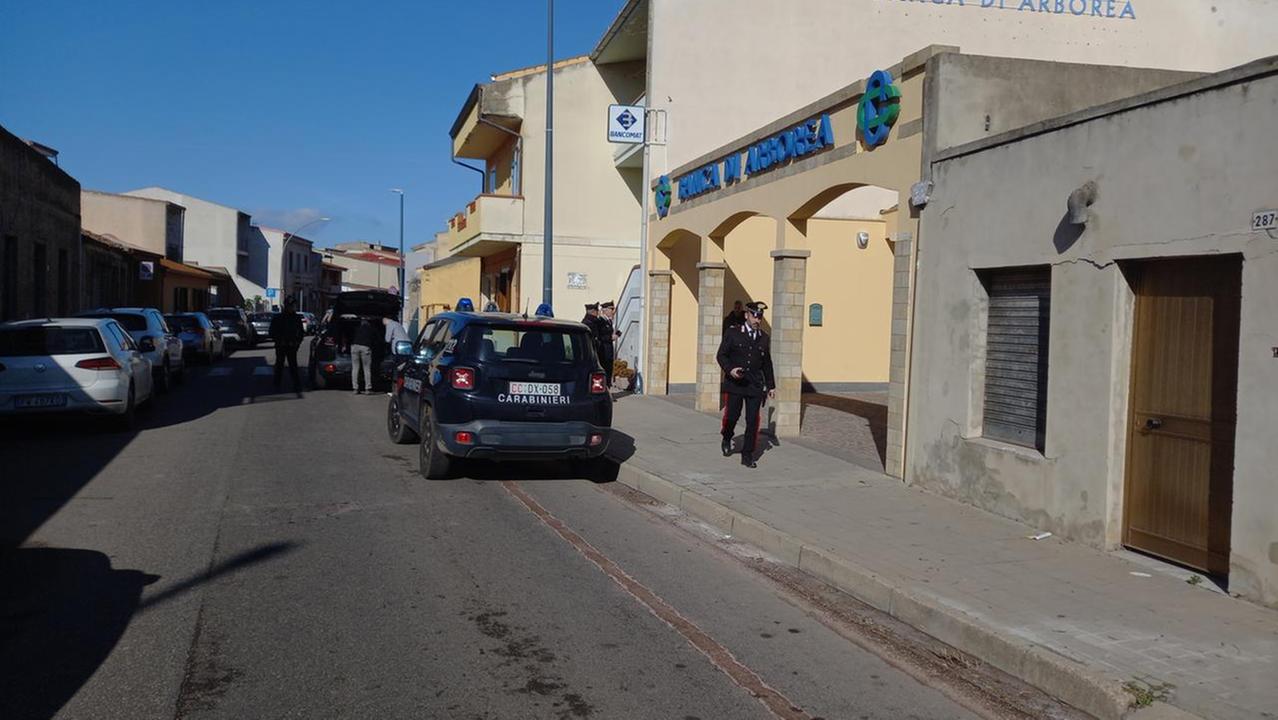 «Onorificenza ai carabinieri coraggiosi» che sventarono la rapina alla banca