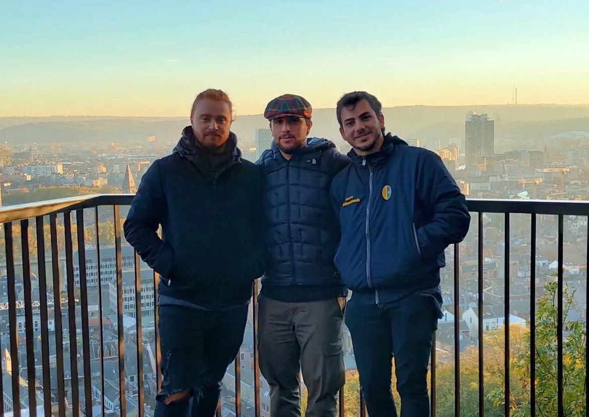 <div>
	“Pistone”, il podcast di tre giovani modenesi: «Per chi ama il mondo dei motori»</div>
