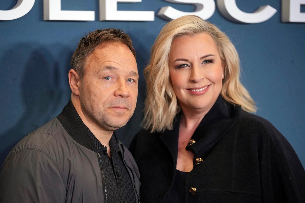 
	Stephen Graham e Hannah Walters

