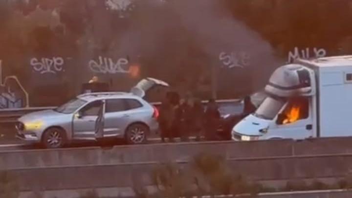 «Ajò! Andiamo!»: i banditi in fuga dopo l’assalto al portavalori in Toscana – Guarda i VIDEO