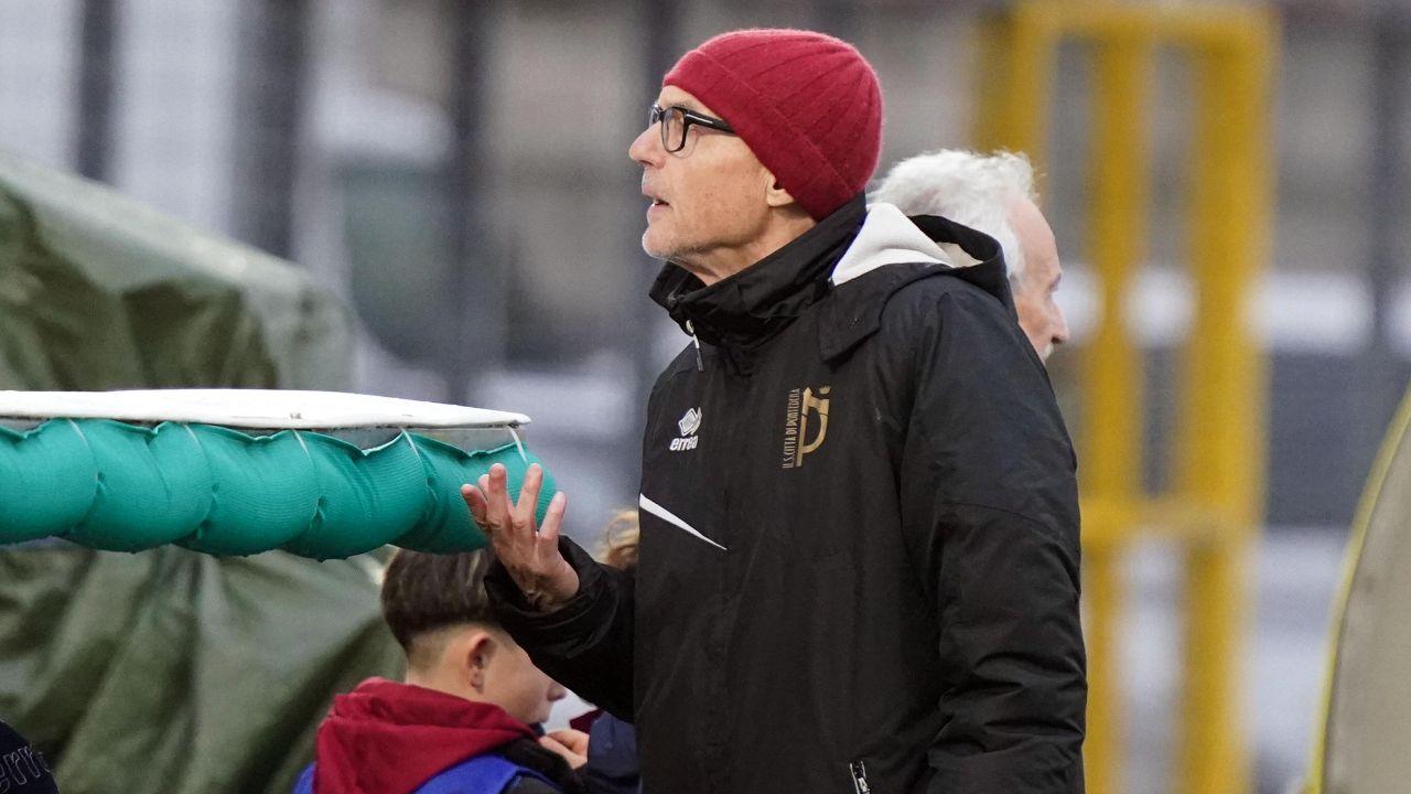 Il mister dei granata (foto Stick)