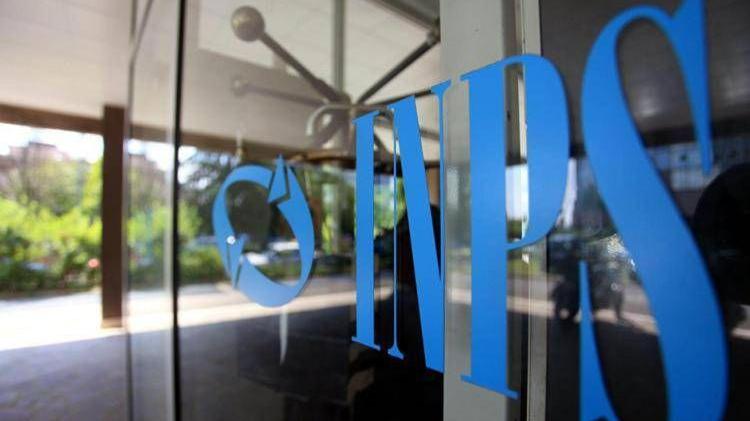 In arrivo un doppio accredito dell’Inps: fino a 700 euro