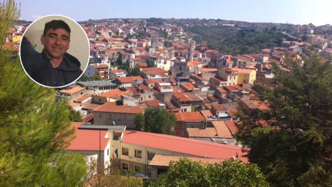 Ossi dà l’ultimo abbraccio a Gianpilo, schiacciato da un’auto nel cortile di casa