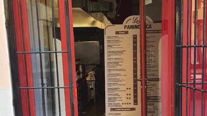 Il locale danneggiato