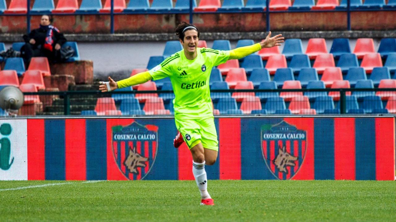 L'esultanza di Angori dopo il 3-0