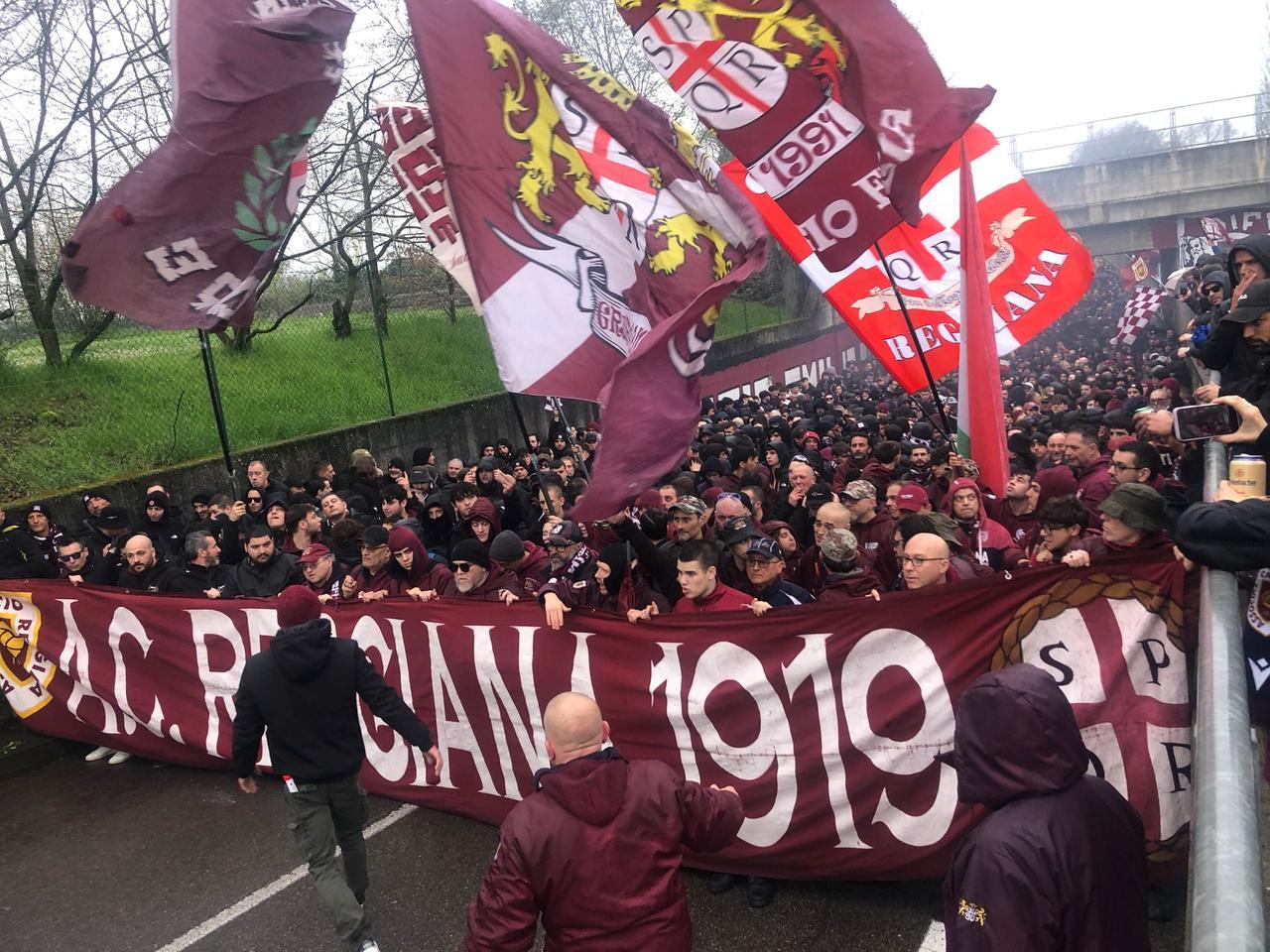 Sassuolo-Reggiana, oltre 2mila tifosi granata al corteo di protesta