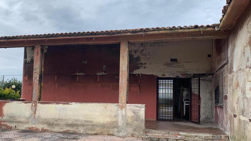Grosseto, i ladri svaligiano il locale che andò a fuoco: «È la quarta intrusione: un accanimento»<br>