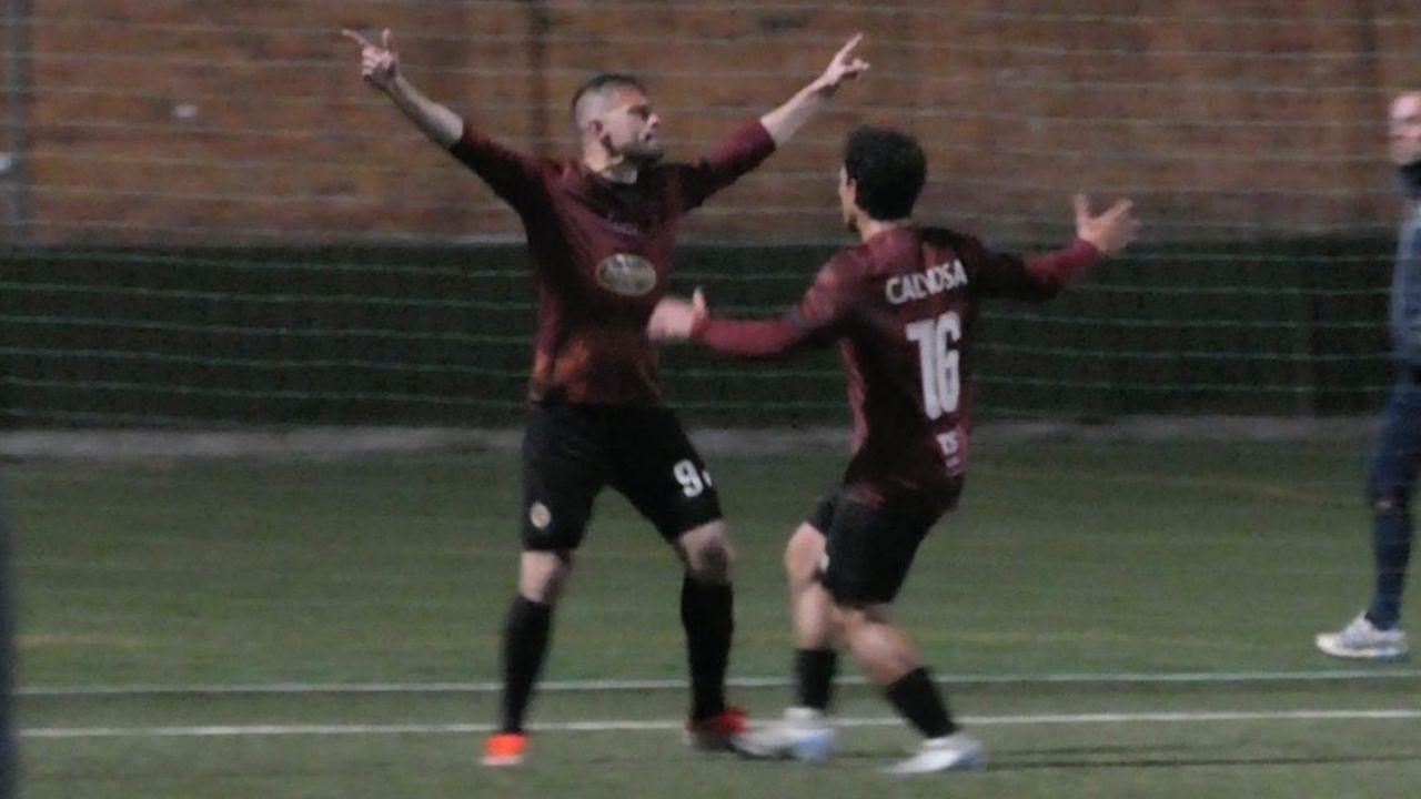 
	L&rsquo;esultanza di Dionisi dopo la rete dell&rsquo; 1-0 (foto Paglianti)

