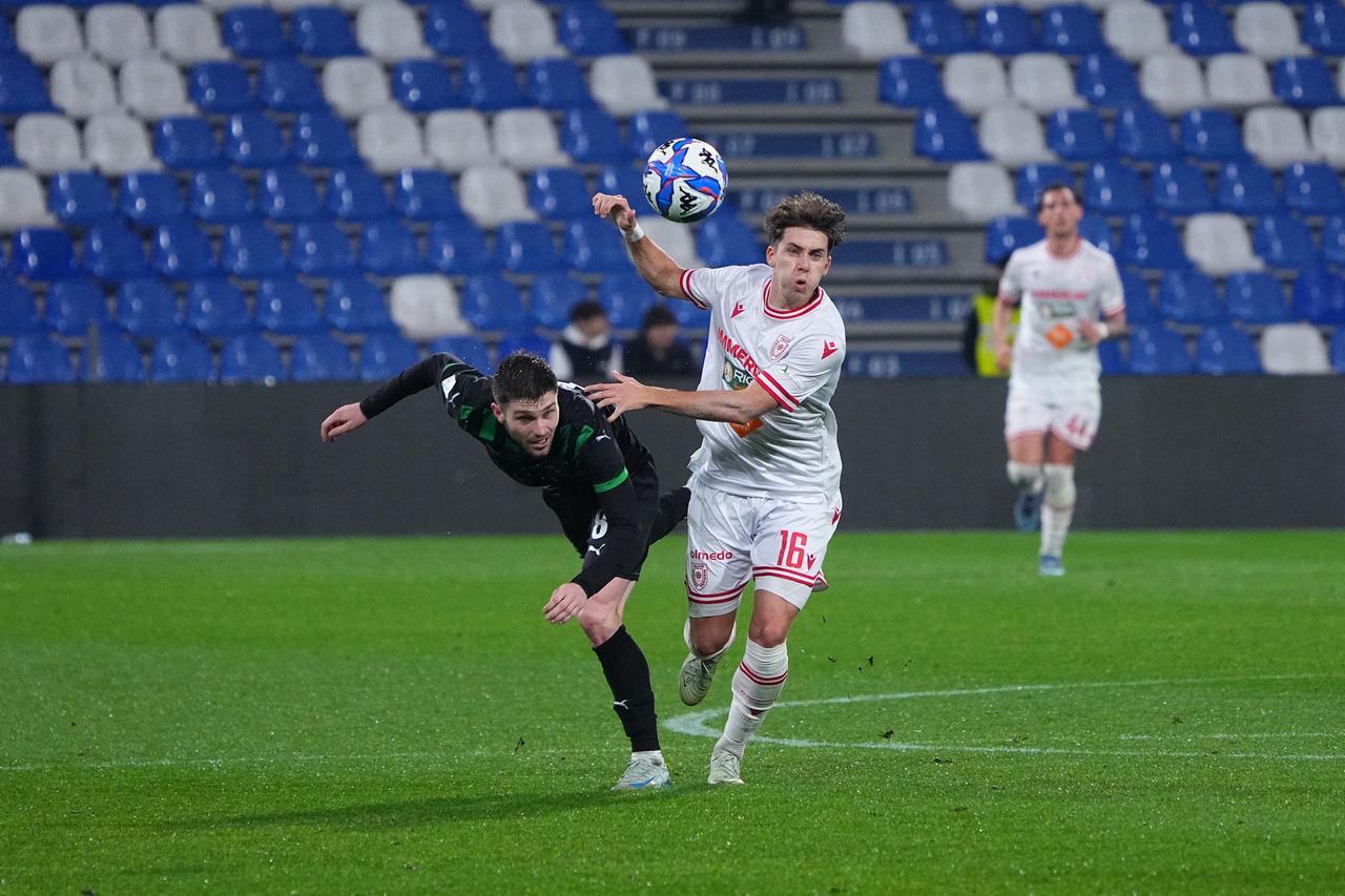 La Reggiana si fa male col Sassuolo: nel giorno della protesta i neroverdi schiaffeggiano i granata