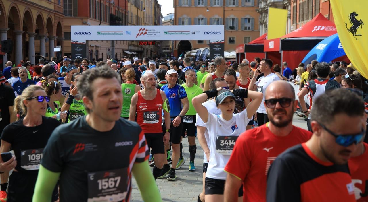 In diecimila per la Mezza maratona d’Italia “Memorial Enzo Ferrari”