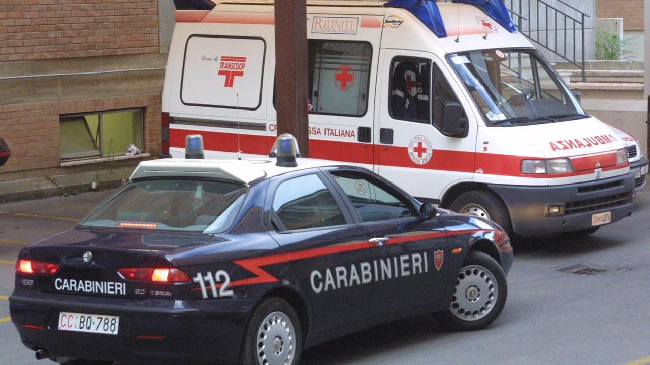 Si schianta contro il guardrail: muore un motociclista di 37 anni