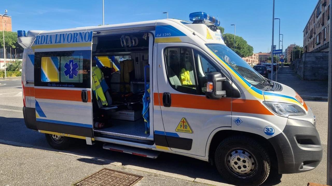 Un'ambulanza della Misericordia di via Verdi (foto d'archivio)