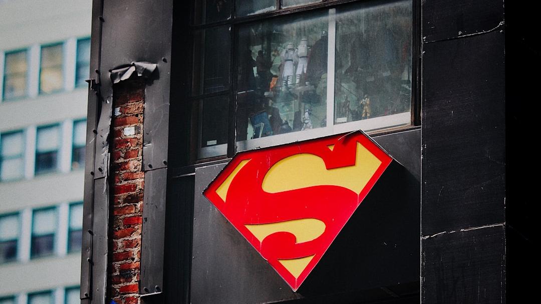 Superman incontra Dante, una storia ambientata in Toscana e dedicata all’Inferno