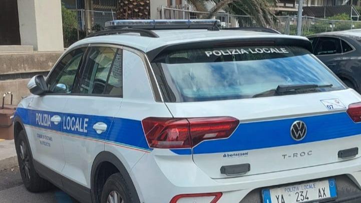 Investe una donna sulle strisce e va via, individuato e denunciato