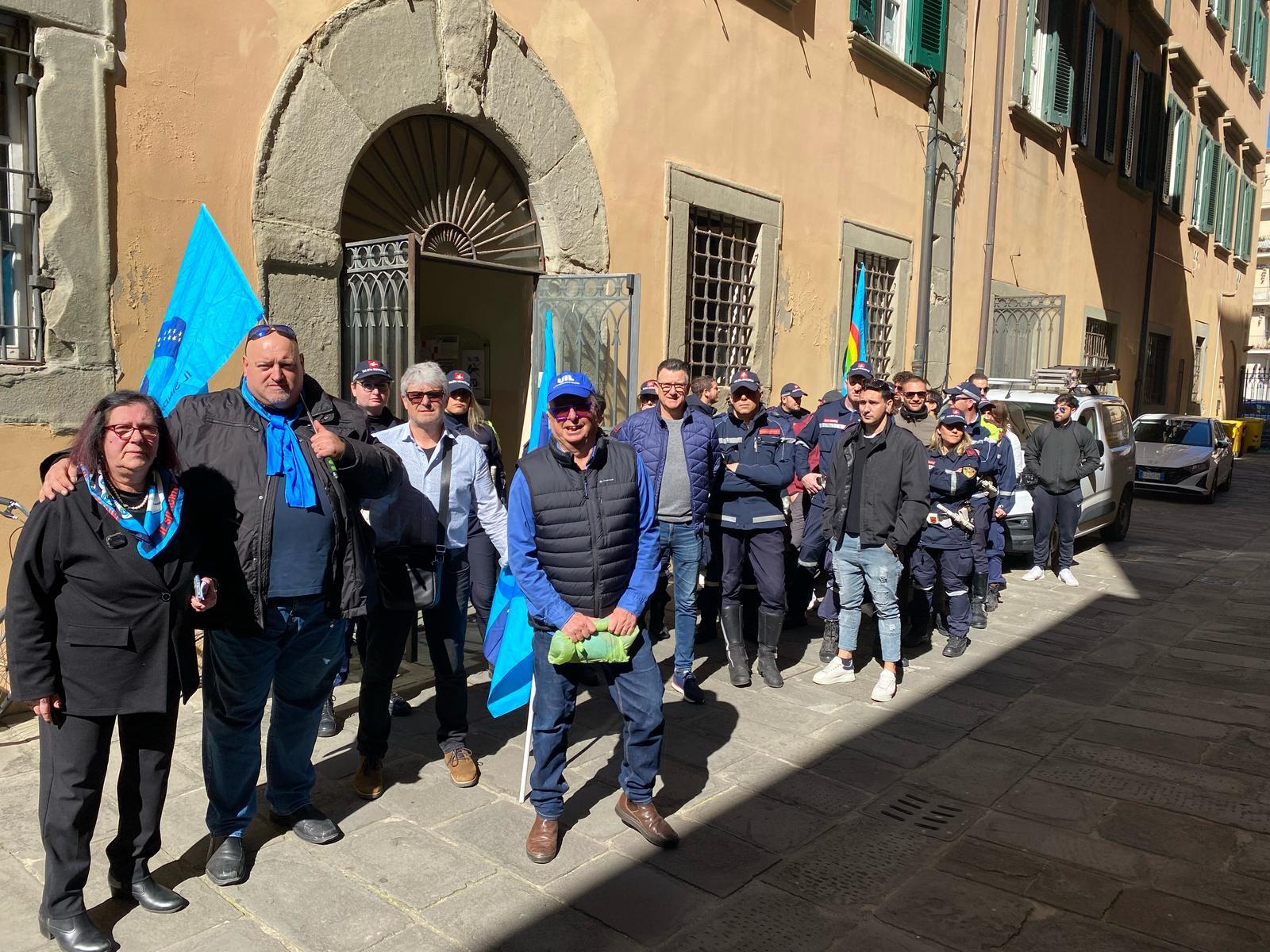 Il presidio Uil in Comune