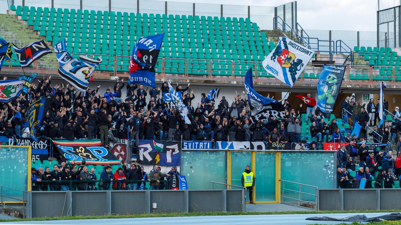 I tifosi del Pisa a Cosenza