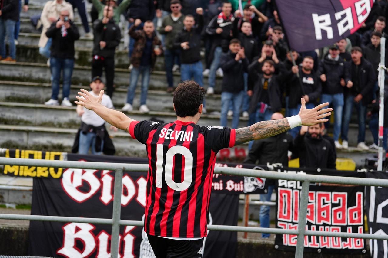 Lucchese, giocatori in stato di agitazione: c’è il rischio che salti la trasferta a Pontedera