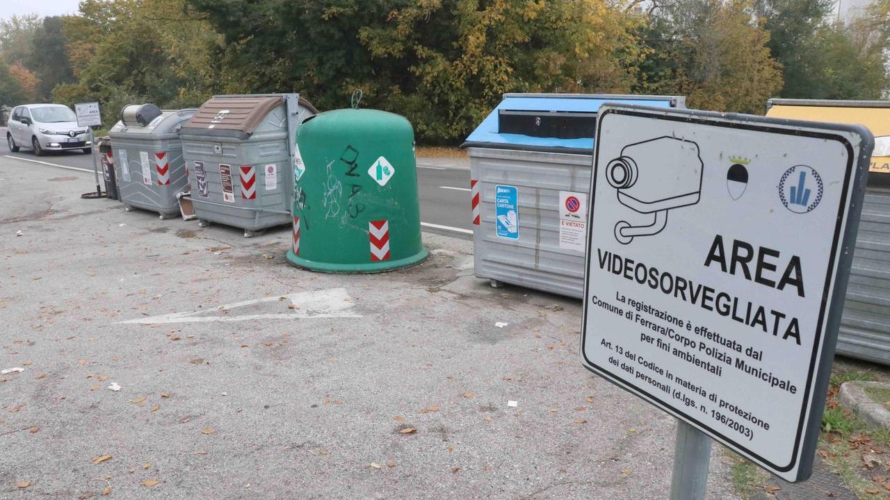 Lotta agli incivili dei rifiuti, a Ferrara 100mila euro di multe