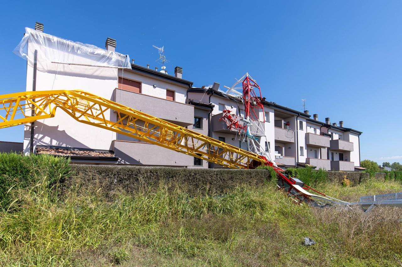 Processo per la gru crollata sulle case a Boara, il giudice lascia l’incarico