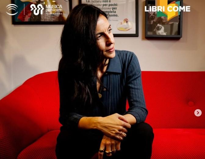 La scrittrice Francesca Mannocchi: «Ho la sclerosi multipla, esami solo a pagamento»