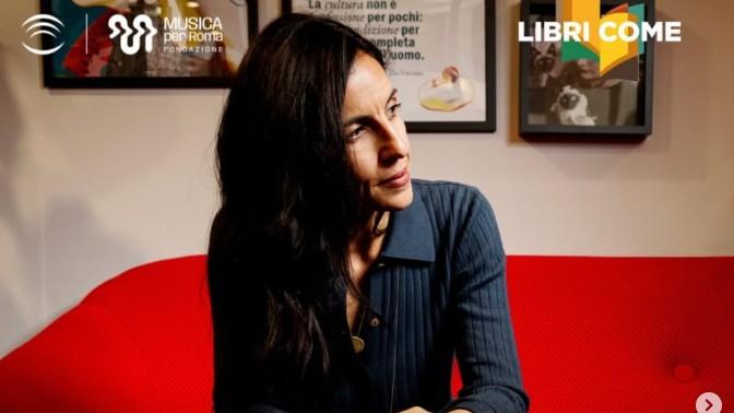 La scrittrice Francesca Mannocchi: «Ho la sclerosi multipla, esami solo a pagamento»