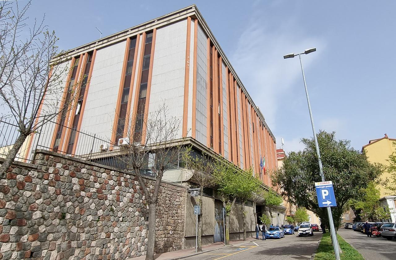 
	La questura di Nuoro

