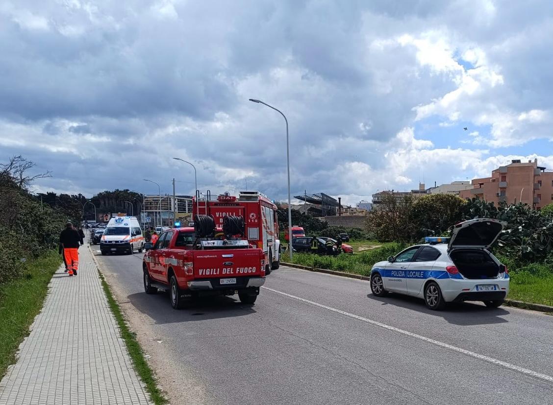 Scooter travolge una donna sulle strisce pedonali: alla guida un 16enne