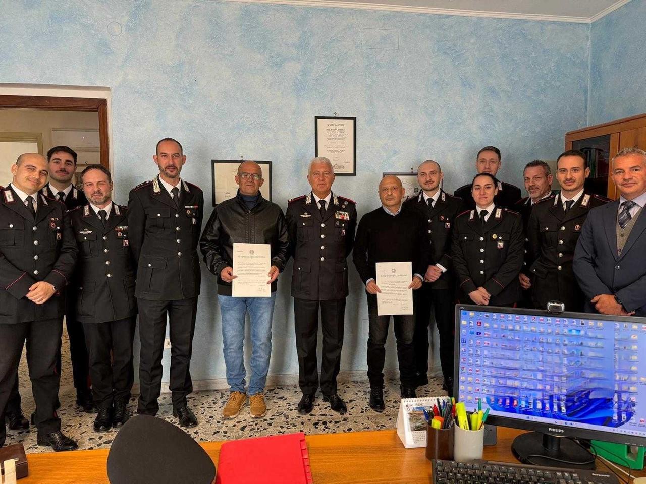 Salvarono quattro persone dalle fiamme: medaglia al merito civile ai due carabinieri eroi